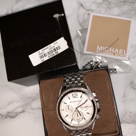 Micheal Kors Watch - Picture 4 of 4